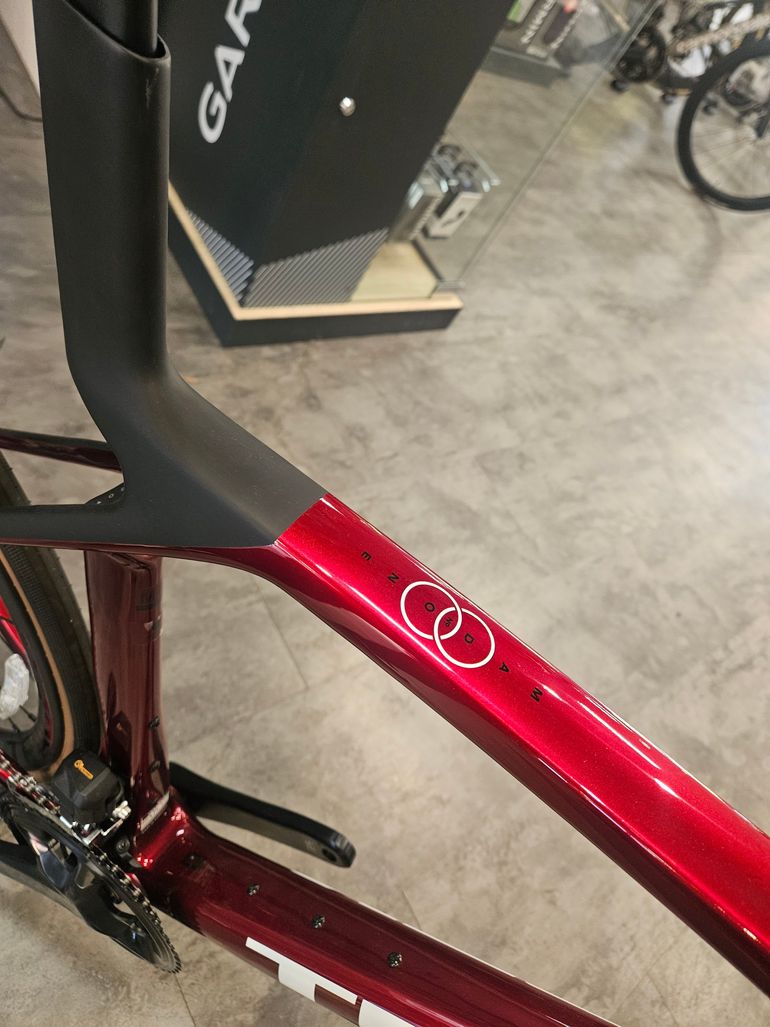 Used Trek Madone SL 6 Gen 8 2025 2025 Road & Gravel, Red — image 3 of 6