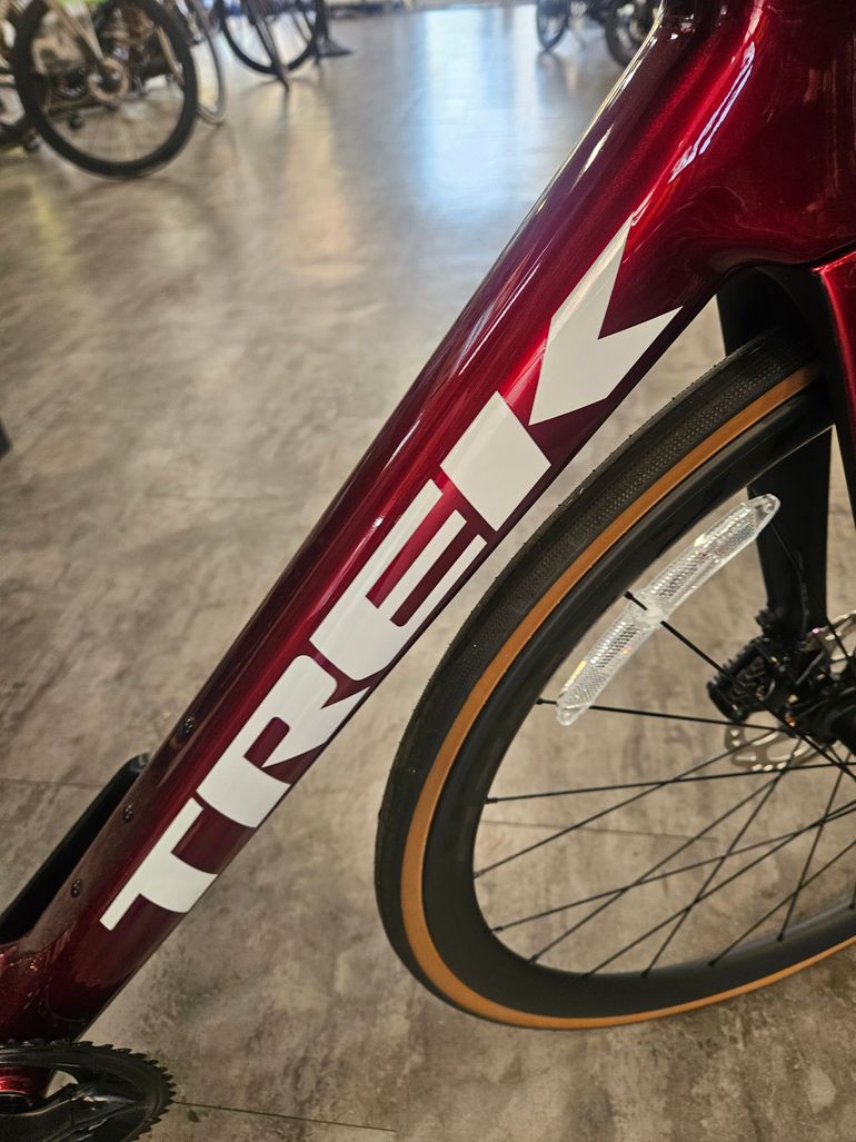 Used Trek Madone SL 6 Gen 8 2025 2025 Road & Gravel, Red — image 5 of 6
