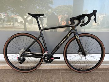 Used Scott Addict 10 2024 2024 Road & Gravel