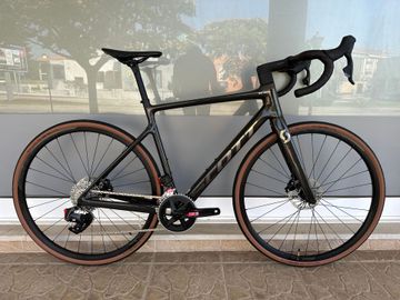 Used Scott Addict 10 2024 2024 Road & Gravel