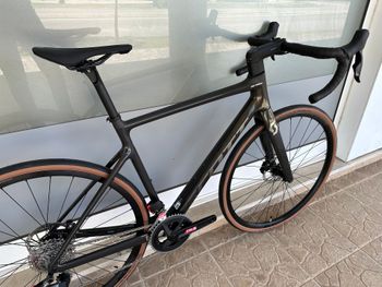 Used Scott Addict 10 2024 2024 Road & Gravel, Negro — image 8 of 8