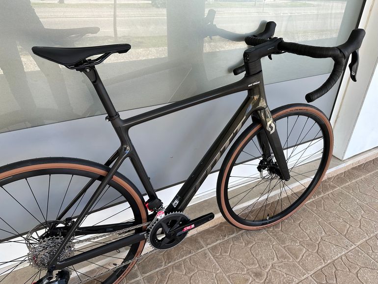 Used Scott Addict 10 2024 2024 Road & Gravel, Negro — image 8 of 8