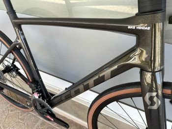 Used Scott Addict 10 2024 2024 Road & Gravel, Negro — image 5 of 8