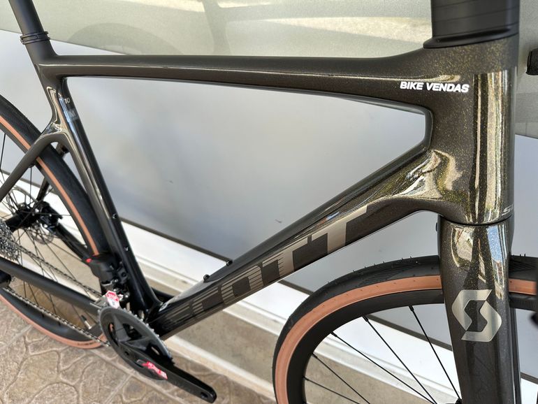 Used Scott Addict 10 2024 2024 Road & Gravel, Negro — image 5 of 8