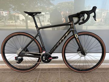 Käytetty Scott Addict 10 2024 2024 Road & Gravel — kuva 7 / 8