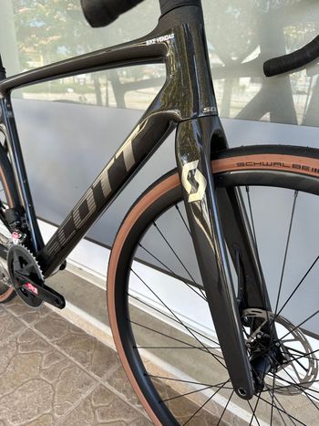 Used Scott Addict 10 2024 2024 Road & Gravel, Negro — image 3 of 8