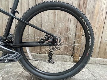 Used Specialized 2021 Rockhopper 2021 Mountainbike, Black — image 2 of 3