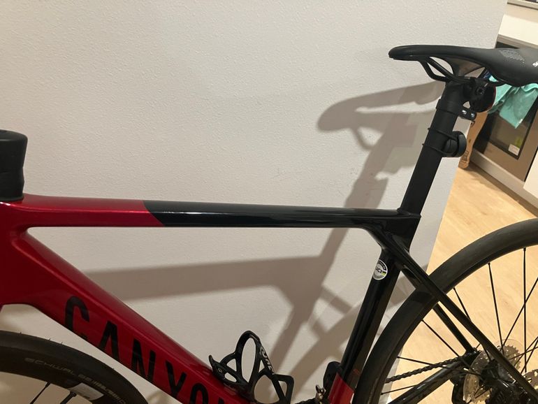 Used Canyon Ultimate CF SL 7 Di2 2024 2024 Road & Gravel, Red — image 13 of 26