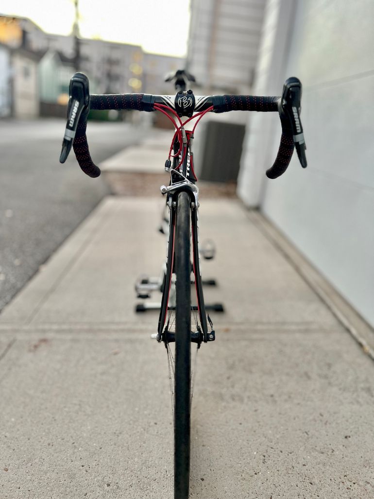 Used Trek Madone 6.9 Red 2009 2009 Road & Gravel, Black — image 6 of 12