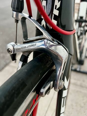 Used Trek Madone 6.9 Red 2009 2009 Road & Gravel, Black — image 9 of 12