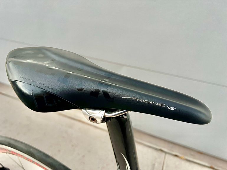 Used Trek Madone 6.9 Red 2009 2009 Road & Gravel, Black — image 8 of 12