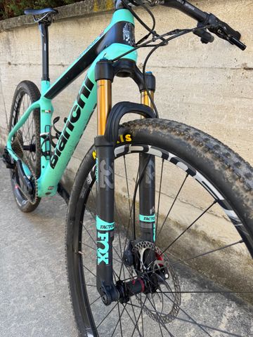 Gebrauchtes Bianchi Methanol 9.1 Cv 2017 Mountainbike, Blau, 29 — Bild 4 von 10