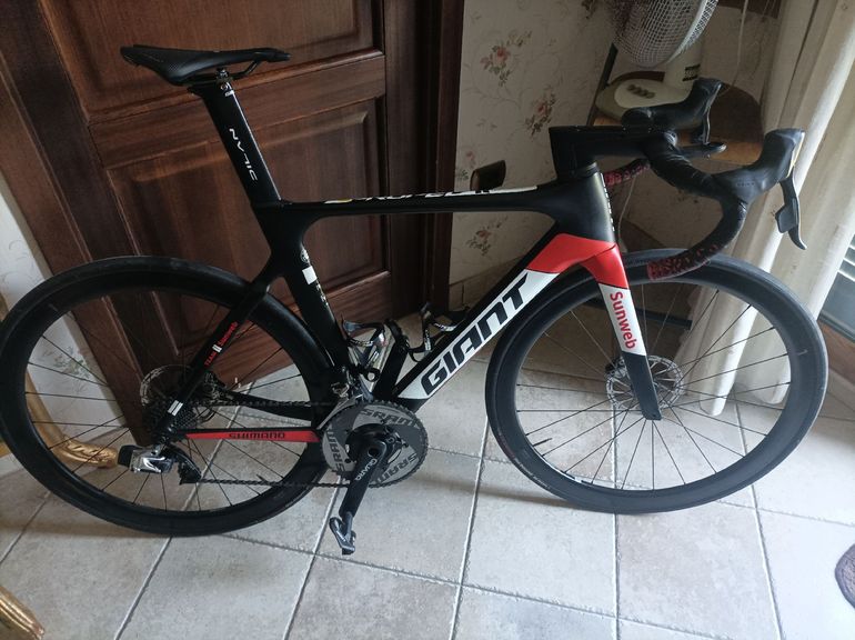 Used Giant Propel Advanced Pro Disc 2019 2019 Road & Gravel, Red — image 2 of 13