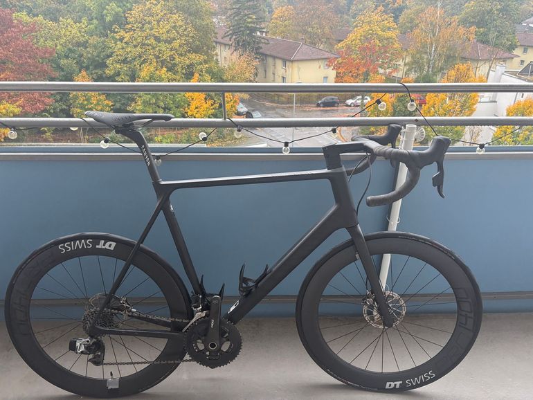 Used Canyon Ultimate SRAM Red eTap 2018 Road & Gravel, Black — image 1 of 3