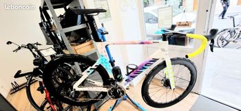 Brugt Canyon Aeroad CFR eTap 2024 2024 Road & Gravel — billede 1 af 3