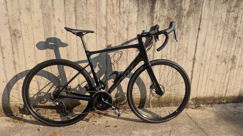 Giant Defy Advanced 1 2022 2022 Road & Gravel d'occasion — image 1 sur 9