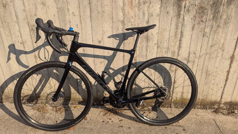Used Giant Defy Advanced 1 2022 2022 Road & Gravel, Black — image 2 of 9