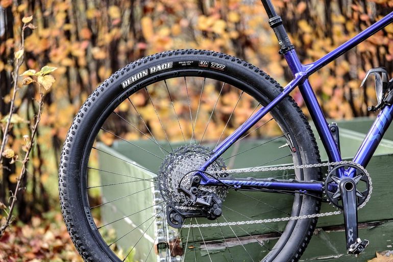 Used Specialized Chisel Custom XT 2024 2024 Mountainbike, Blue — image 5 of 5