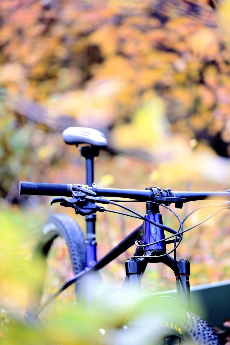 Used Specialized Chisel Custom XT 2024 2024 Mountainbike, Blue — image 3 of 5