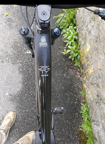 Used Lapierre Zesty Shimano Deore XT 2024 Mountainbike, Black — image 4 of 4