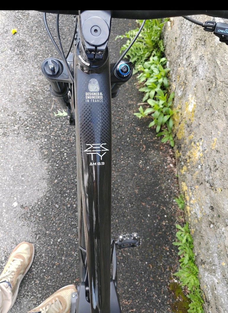 Used Lapierre Zesty Shimano Deore XT 2024 Mountainbike, Black — image 4 of 4