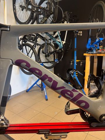 Used Cervélo S5 Force eTap AXS 2024 2024 Road & Gravel, Light Gray — image 9 of 11
