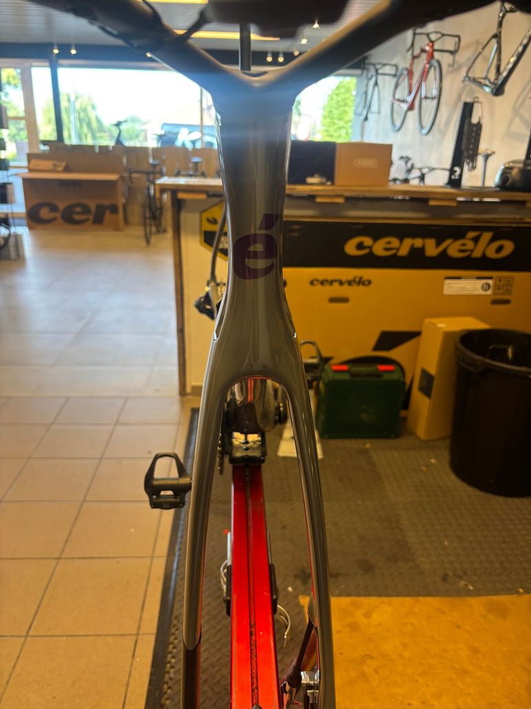 Used Cervélo S5 Force eTap AXS 2024 2024 Road & Gravel, Light Gray — image 3 of 11