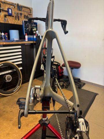 Used Cervélo S5 Force eTap AXS 2024 2024 Road & Gravel, Light Gray — image 7 of 11