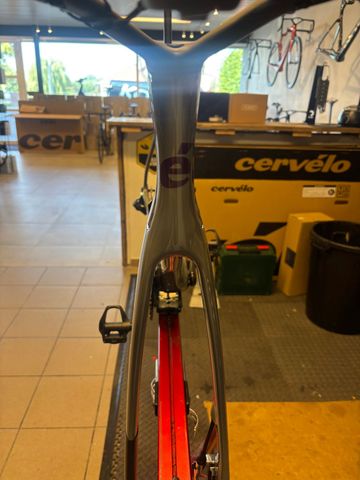 Used Cervélo S5 Force eTap AXS 2024 2024 Road & Gravel, Light Gray — image 4 of 11