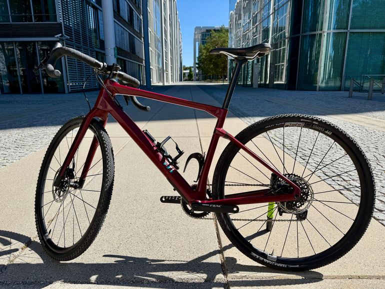 Used BMC URS FOUR 2020 2020 Road & Gravel, Red — image 5 of 8