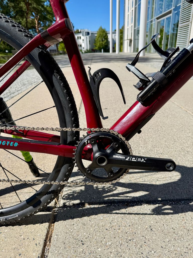 Used BMC URS FOUR 2020 2020 Road & Gravel, Red — image 4 of 8