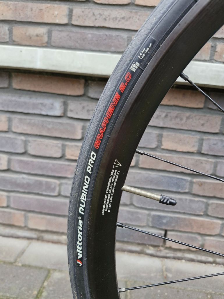 Used Bianchi Oltre Shimano 105 2019 Road & Gravel, Black — image 16 of 16
