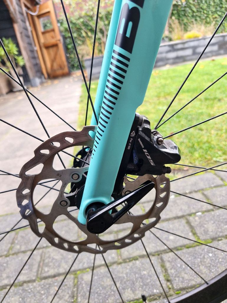 Used Bianchi Oltre Shimano 105 2019 Road & Gravel, Black — image 12 of 16