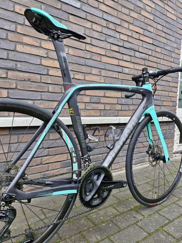 Used Bianchi Oltre Shimano 105 2019 Road & Gravel, Black — image 3 of 16