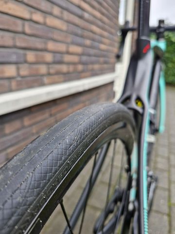 Used Bianchi Oltre Shimano 105 2019 Road & Gravel, Black — image 14 of 16