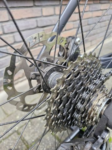 Used Bianchi Oltre Shimano 105 2019 Road & Gravel, Black — image 6 of 16