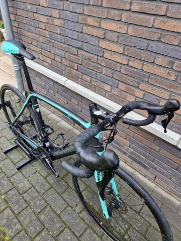 Used Bianchi Oltre Shimano 105 2019 Road & Gravel, Black — image 8 of 16