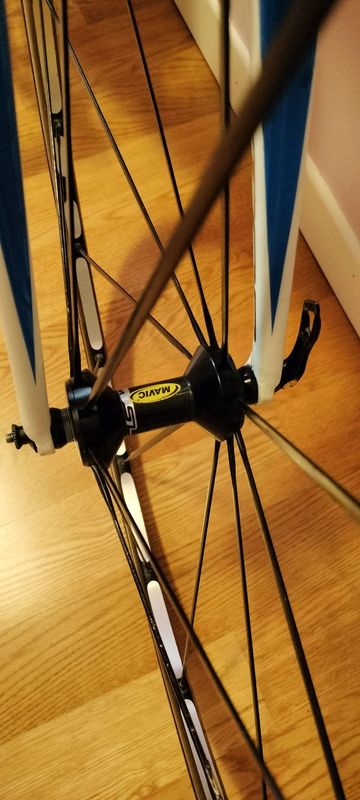 Used Giant TCR Advanced SL 1 2017 2017 Road & Gravel, White — image 9 of 10