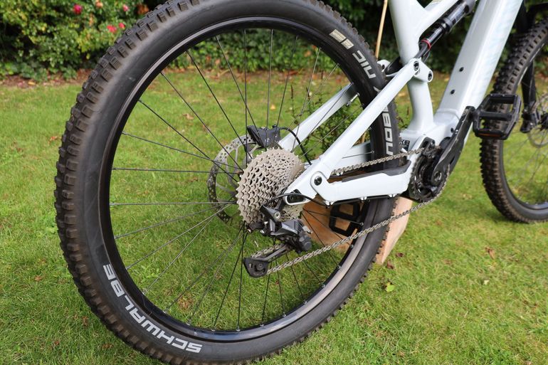 Used Canyon Neuron:ON 6 2022 2022 Mountainbike, Weiß — image 10 of 14