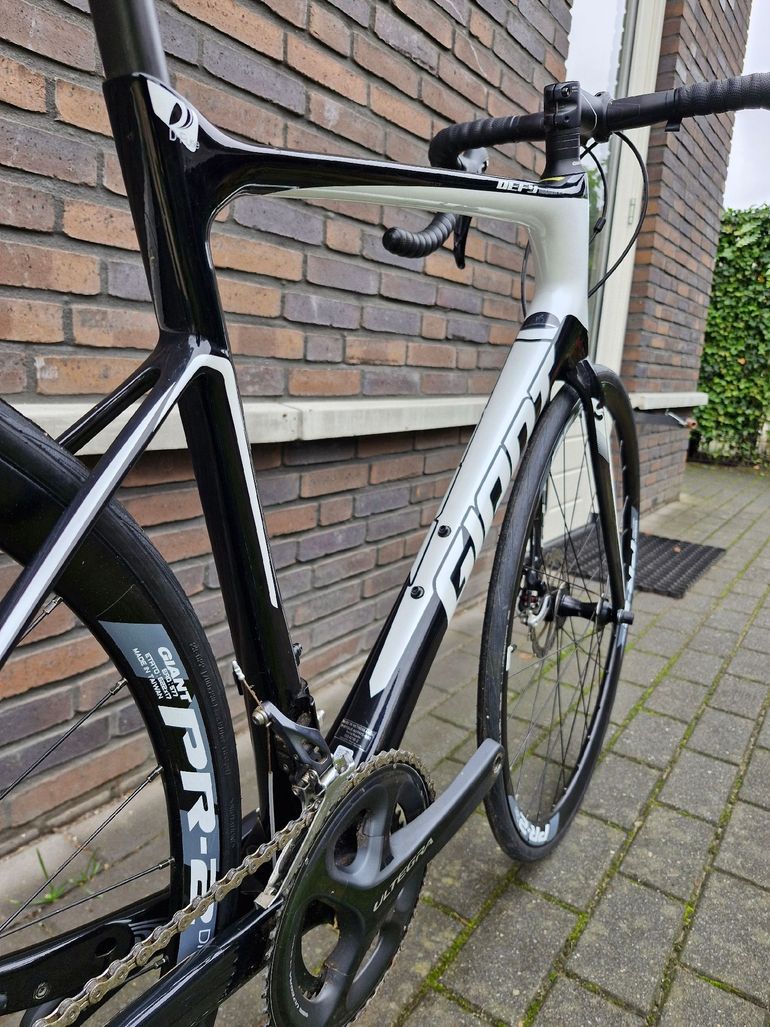 Used Giant Defy Advanced 1 2018 2018 Road & Gravel, Black — image 6 of 16
