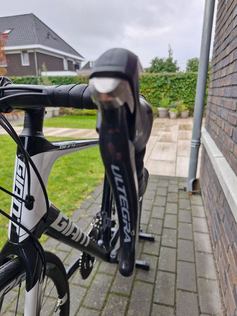 Used Giant Defy Advanced 1 2018 2018 Road & Gravel, Black — image 12 of 16