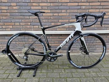 Used Giant Defy Advanced 1 2018 2018 Road & Gravel