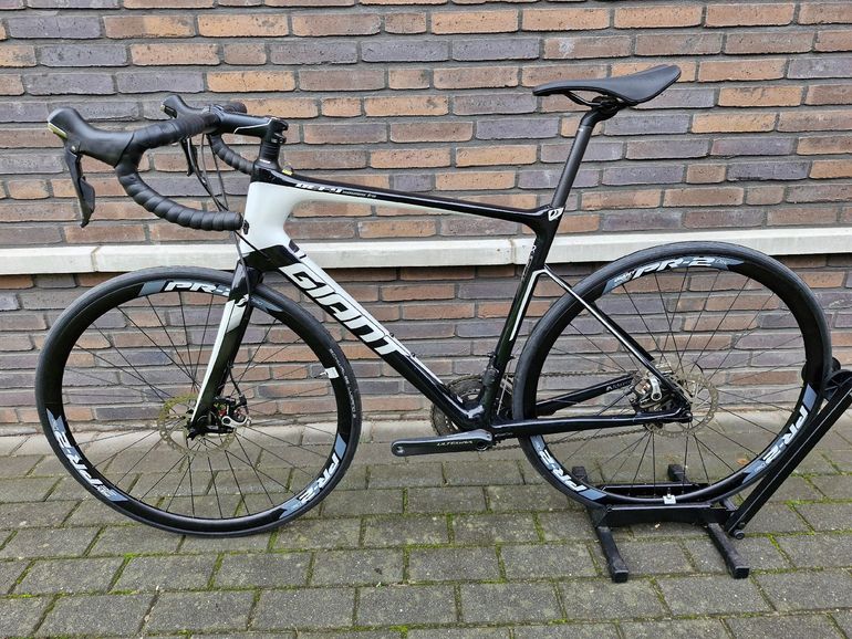 Used Giant Defy Advanced 1 2018 2018 Road & Gravel, Black — image 15 of 16