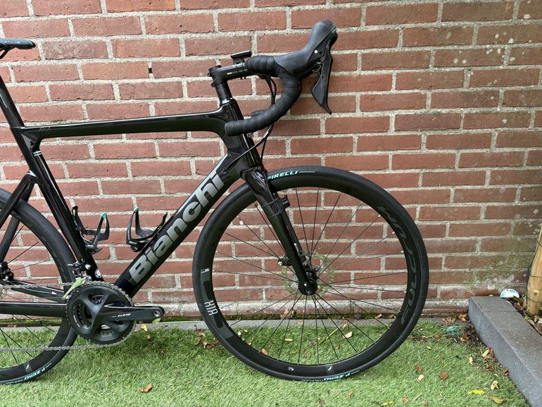 Used Bianchi 105 Disc 2022 Road & Gravel, Black — image 2 of 12