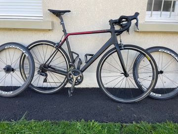 Used Canyon Ultimate CF SL 8.0 Di2 2019 2019 Road & Gravel, Black — image 1 of 6