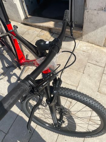 Used Trek Procaliber 9.5 2024 2024 Mountainbike, Red, 29 — image 6 of 7