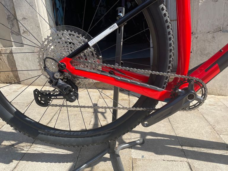 Used Trek Procaliber 9.5 2024 2024 Mountainbike, Red, 29 — image 3 of 7