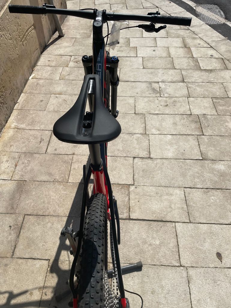 Used Trek Procaliber 9.5 2024 2024 Mountainbike, Red, 29 — image 4 of 7