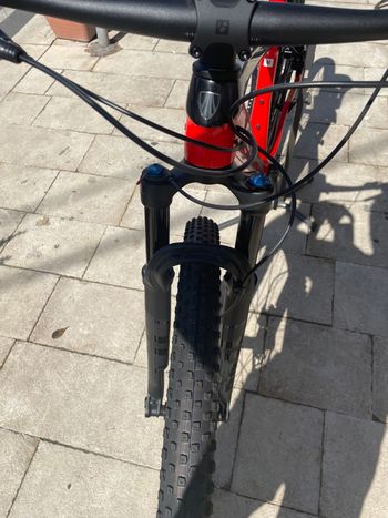 Used Trek Procaliber 9.5 2024 2024 Mountainbike, Red, 29 — image 6 of 6