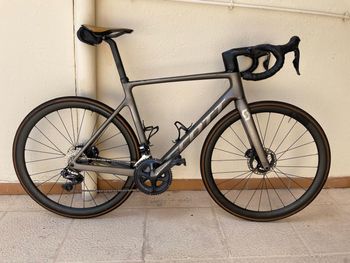 Used Scott Addict RC 15 Di2 2020 Road & Gravel